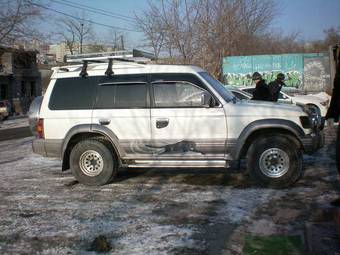1992 Mitsubishi Pajero Wallpapers