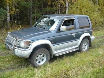 1992 Mitsubishi Pajero Wallpapers