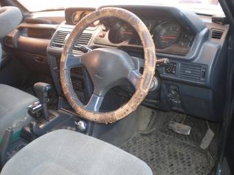 1992 Mitsubishi Pajero Photos