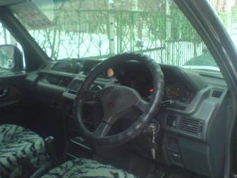 1992 Mitsubishi Pajero Pictures