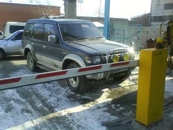 1992 Mitsubishi Pajero Pictures