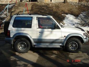 1992 Mitsubishi Pajero Pictures