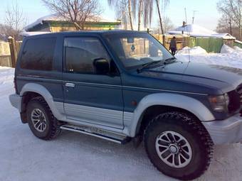 1992 Mitsubishi Pajero Pictures