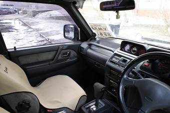 1992 Mitsubishi Pajero Pictures
