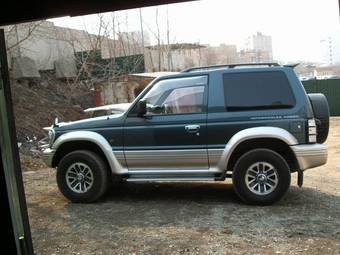 1992 Mitsubishi Pajero Pictures