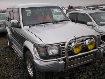 1992 Mitsubishi Pajero Pictures