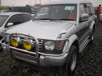 1992 Mitsubishi Pajero Pictures