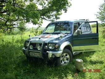 1992 Mitsubishi Pajero Photos