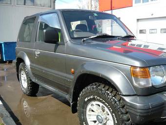 1992 Mitsubishi Pajero Pictures