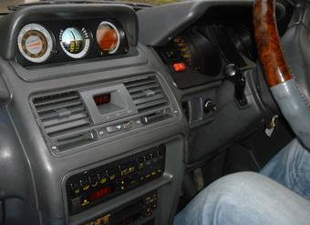 1992 Mitsubishi Pajero Images