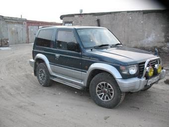 1992 Mitsubishi Pajero Pictures