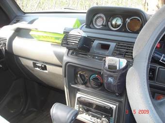 1992 Mitsubishi Pajero Pictures