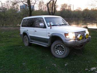 1992 Mitsubishi Pajero Photos