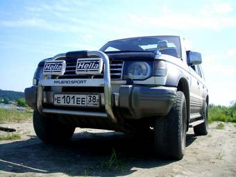 1992 Mitsubishi Pajero Pictures