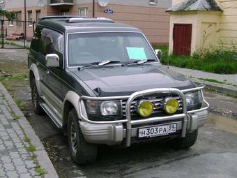 1992 Mitsubishi Pajero Photos