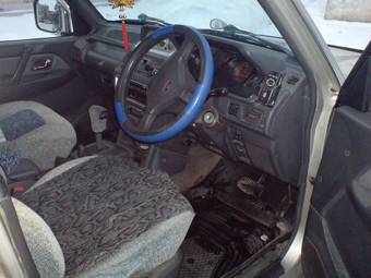 1992 Mitsubishi Pajero Images