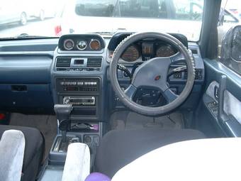 1992 Mitsubishi Pajero Pictures