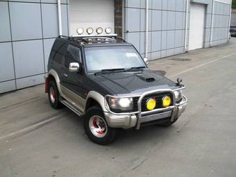 1992 Mitsubishi Pajero Photos