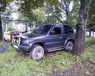 1992 Mitsubishi Pajero Photos