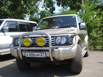 1992 Mitsubishi Pajero Photos