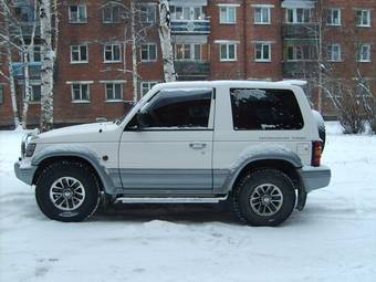 1992 Mitsubishi Pajero Pictures