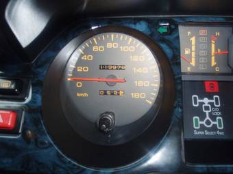 1992 Mitsubishi Pajero Photos