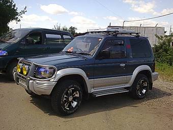 1992 Mitsubishi Pajero Photos