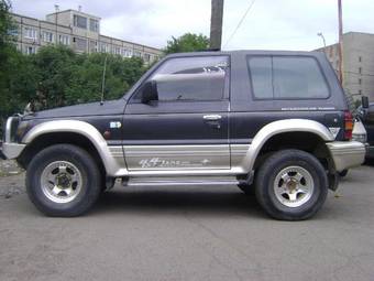 1992 Mitsubishi Pajero Photos