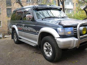 1992 Mitsubishi Pajero Pictures