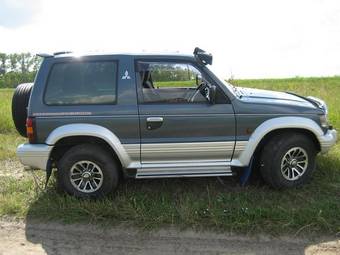 1992 Mitsubishi Pajero Pictures