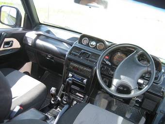 1992 Mitsubishi Pajero Pictures