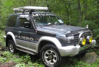 1992 Mitsubishi Pajero Pictures