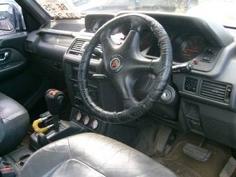 1992 Mitsubishi Pajero Pictures