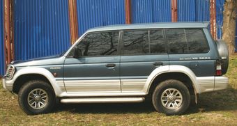 1993 Mitsubishi Pajero Pictures