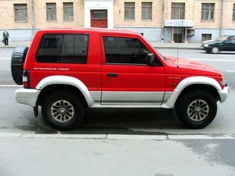 1993 Mitsubishi Pajero Images