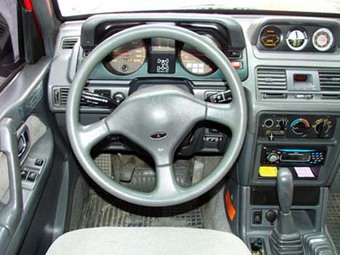 1993 Mitsubishi Pajero Pics