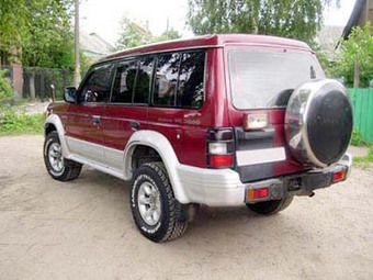 1993 Mitsubishi Pajero Photos