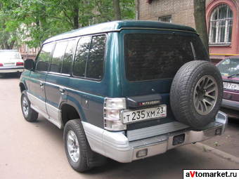 1993 Mitsubishi Pajero Pictures
