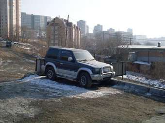 1993 Mitsubishi Pajero Images