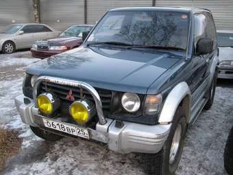 1993 Mitsubishi Pajero Photos
