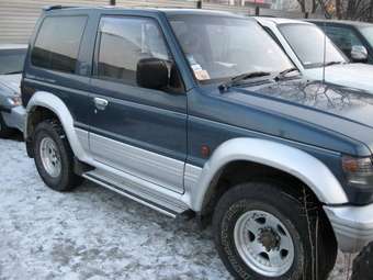 1993 Mitsubishi Pajero Photos
