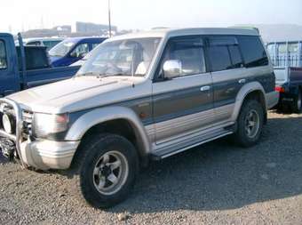 1993 Mitsubishi Pajero Pictures