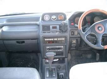 1993 Mitsubishi Pajero Pictures