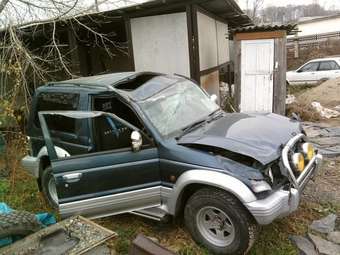 1993 Mitsubishi Pajero Pictures