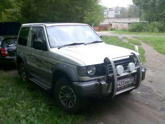 1993 Mitsubishi Pajero Images