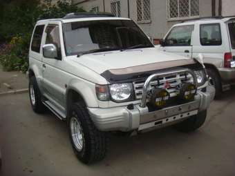 1993 Mitsubishi Pajero Pictures