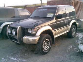 1993 Mitsubishi Pajero Photos