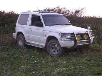 1993 Mitsubishi Pajero Pictures