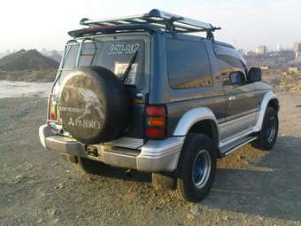 1993 Mitsubishi Pajero Pictures