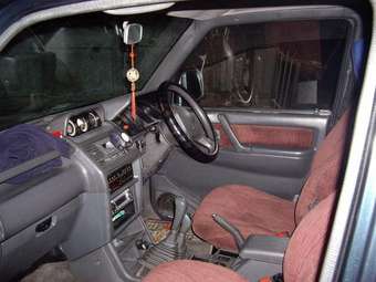 1993 Mitsubishi Pajero Photos